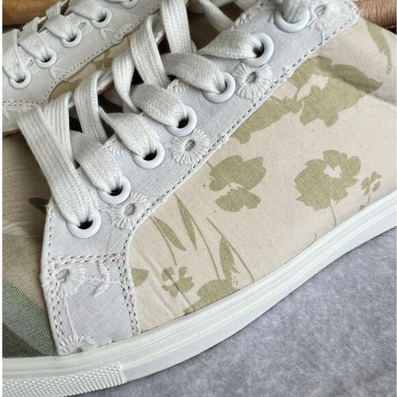 By Anthropologie Camelia Lace Up Sneakers Size 9 Floral Camo Canvas Eyelet - Picture 8 of 10